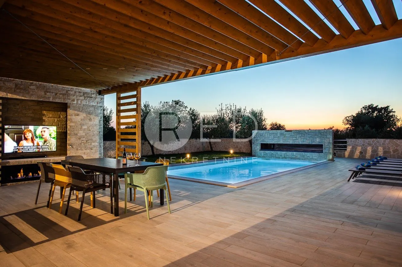 VILA U SRCU NACIONALNOG PARKA KRKA  - cover