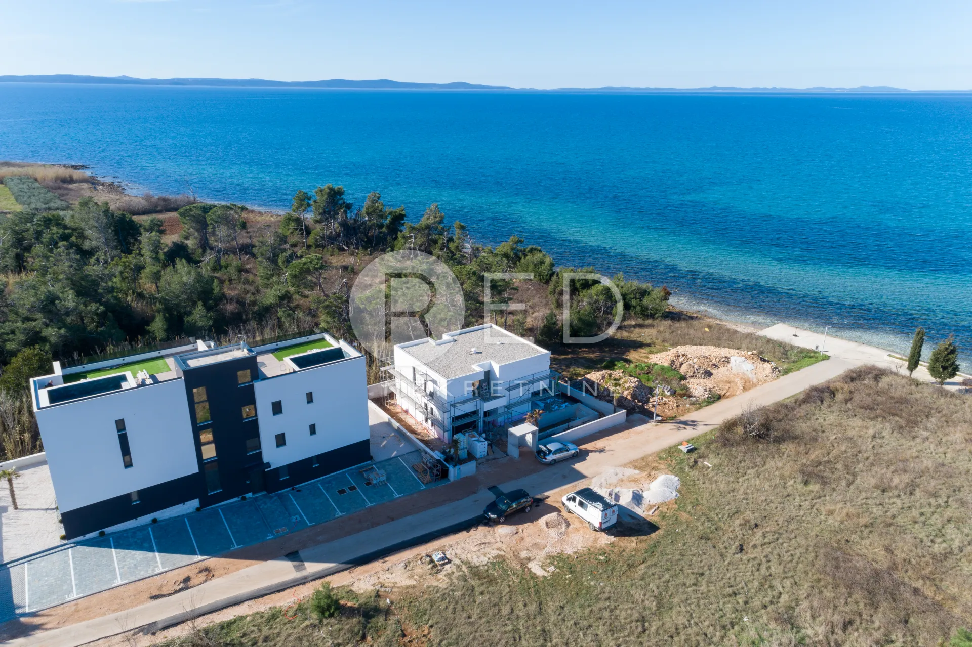 ZADAR, PRIVLAKA, NOVOGRANJA 50M OD MORA! - cover