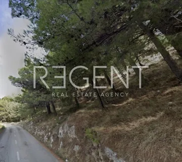 Omiš – Građevinsko zemljište poslovne namjene