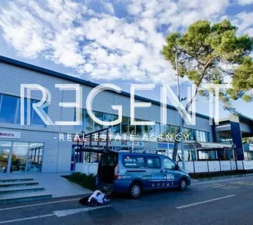Hvar, Stari Grad - Poslovni prostor na frekventnoj lokaciji, roh bau 418 m2 - cover