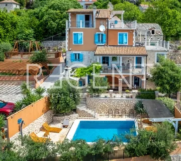 Split - Autentična vila među maslinicima s pogledom na more i bazenom - cover