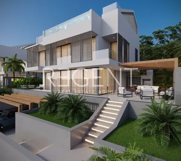 Split, Podstrana - Građevinsko zemljište sa projektom vile i dozvolom