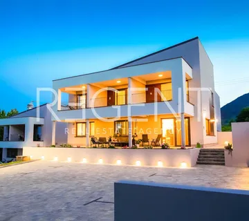 Plitvice, Selište Drežničko - Uhodani hotel na Plitvicama *Prilika za investiciju* - Rakovica