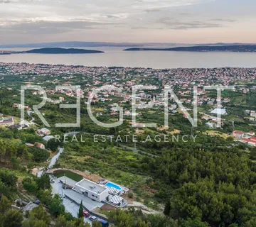 Vila 232 m², Kaštel Stari — 4SS, grijani bazen, pogled na more - Kaštel Stari, Kaštela