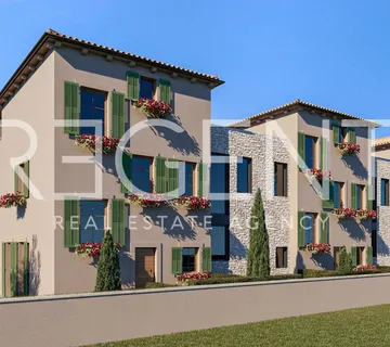 Poreč, Varvari – kuća u nizu 152 m², vrt 140 m², terasa - Varvari, Poreč