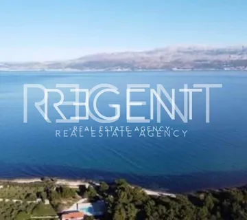 Brač, Supetar - atraktivno građevinsko zemljište 3901 m2 sa pogledom na more - cover