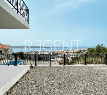Crikvenica - Trosoban stan u urbanoj vili sa panoramskim pogledom 69 m2 - cover