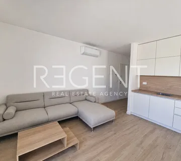 Stan 65m2, Trogir - 2SS, garaža s 2PM, blizina mora