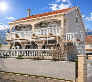 Pelješac, Orebić - Kuća s vrtom i tri stambene jedinice - cover