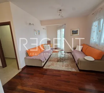 Split, Žnjan-Penthouse, prvi red do mora