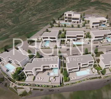 Omiš, Mali Rat - Zemljište s projektom 780 m2
