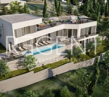 Split, Podstrana - Zemljište s građevinskom dozvolom i projektom vile