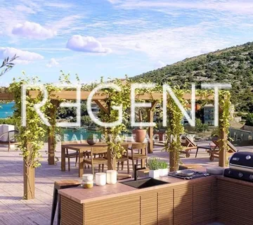 Rogoznica, Ražanj - Vila u izgradnji prvi red uz more 250 m2
