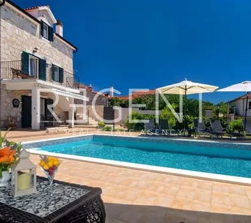 Split, Šolta - Dvije kamene kuće s bazenom i otvorenim pogledom 115 m2 - Donje Selo
