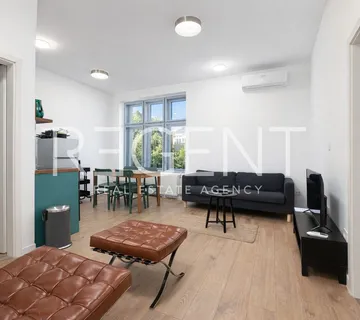 Zagreb, Centar – adaptiran trosoban stan