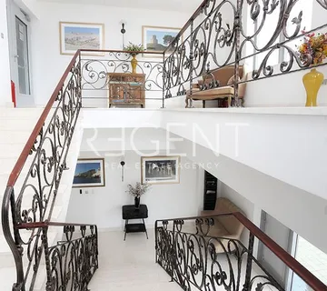 Split, poslovni prostor, ured (64 m2, I kat), zakup - neposredno uz glavnu splitsku prometnicu - Firule