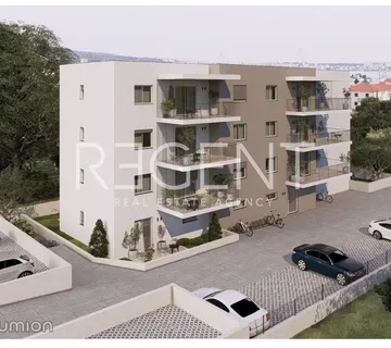 Trogir, Seget Donji - Dvosoban stan s vrtom i terasama - Seget Donji, Seget