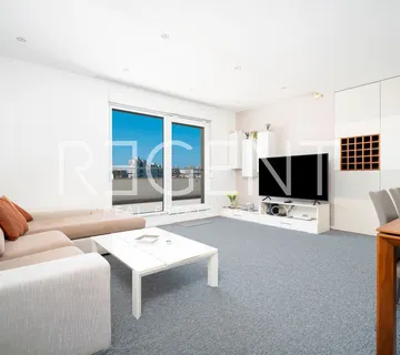Split, Dragovode - Luksuzan penthouse s terasom i pogledom na more 103 m2
