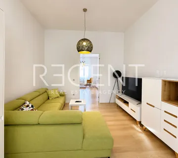 Zagreb, Donji grad – stan 88 m² za najam, 3S, 3. kat, renoviran