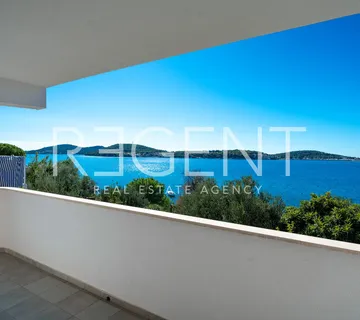 Šibenik, Rogoznica - Kuća sa šest apartmana - cover