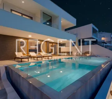 Makarska, Baška Voda - Luksuzna vila 400 m2 s pogledom na more - cover
