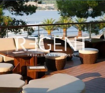 Hvar, Stari Grad - Ekskluzivni ugostiteljski objekt, klub-lounge bar 432 m2