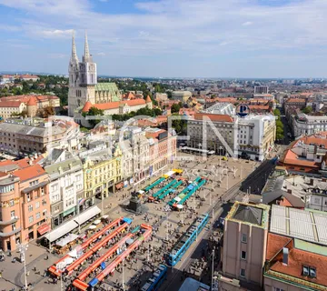 Zagreb,Trg bana Josipa Jelačića –Ekskluzivan stan ili poslovni prostor