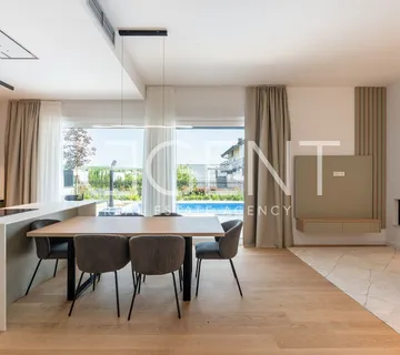 Vila 240 m² na najam, Gornji Bukovac — bazen, garaža - Zagreb