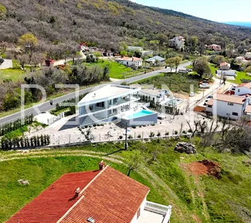 Istra, Labin - Luksuzna vila suvremenog dizajna s pogledom na more 225 m2