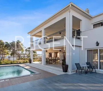 Šibenik, Vodice - luksuzna vila s bazenom i panoramskim pogledom 530m2