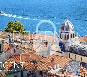 Šibenik, Centar - Kuća za adaptaciju u povijesnoj jezgri - cover