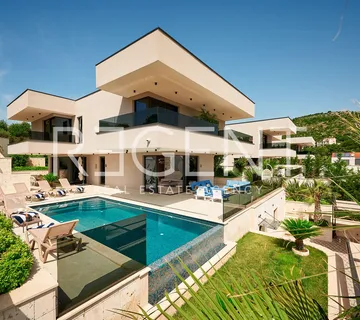 Marina Hills Resort- Vila 400 m², 4 SS, bazen 30 m², 150 m od mora