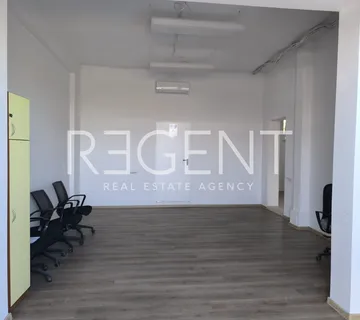 Poslovni prostor 65 m², Kaštel Novi — ured, skladište, parking - Kaštel Novi, Kaštela
