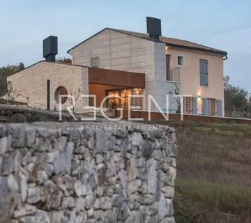 Istra, Kanfanar - Autentična kamena kuća predivnog okruženja