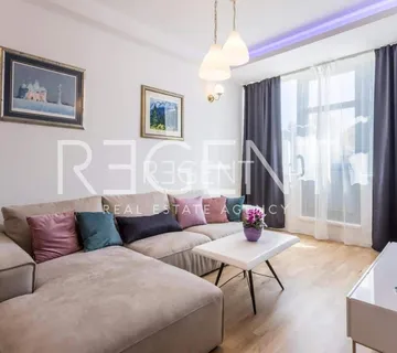 Split, Žnjan - Luksuzan dvosoban penthouse 70 m2 sa terasom