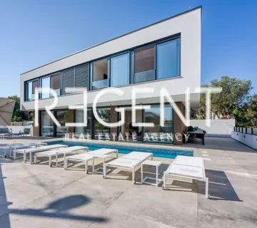 Istra, Rovinj - Ekskluzivna vila s bazenom 178 m2 - Rovinjsko Selo