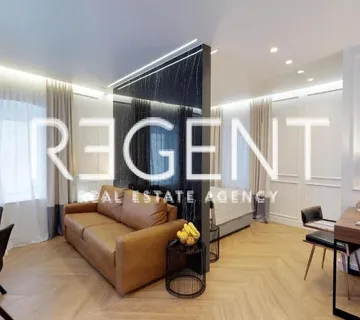 Split, Centar - Dioklecijanova Palača dva studio apartmana 65 m2