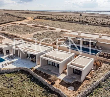 Pag, Povljana - Luksuzna villa s grijanim bazenom i pogledom na more