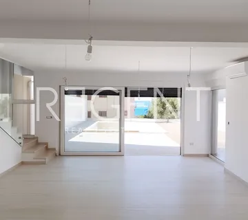 Crikvenica, Dramalj - Moderan trosoban stan s bazenom , novogradnja - cover