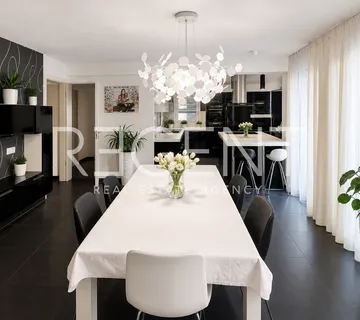 Trogir – Dvoetažni penthouse 234 m², pogled na more, garaža