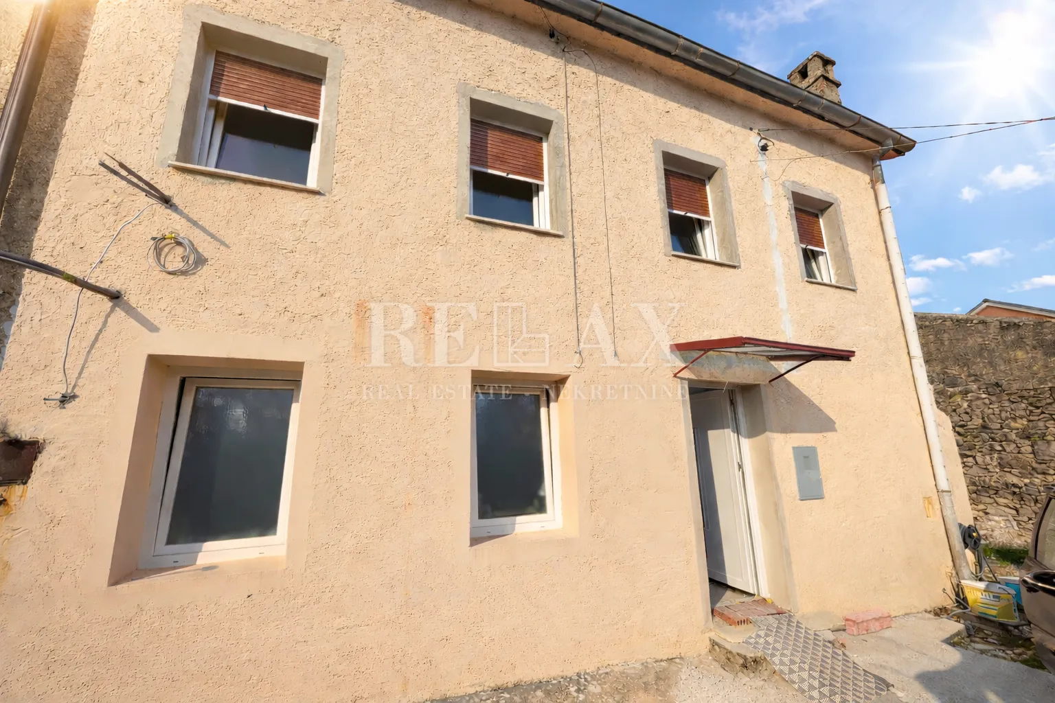 Rijeka, Dražice - kuća 84 m2 s dvorištem - cover