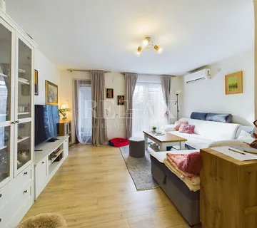 Dramalj - kuća s pogledom na more i okućnicom - cover