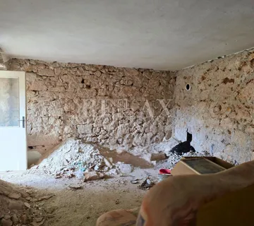 Grižane - samostojeća kamena kuća s pomoćnom zgradom, pogled more - cover