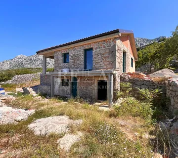 Jablanac - kamena kuća s pogledom na more - cover