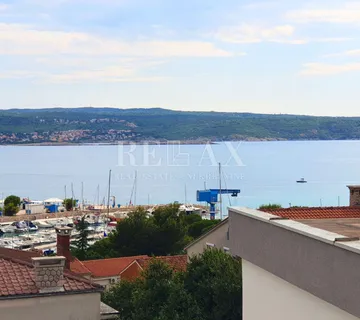Crikvenica - luksuzni stan s garažom