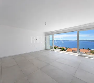 Crikvenica - etaža sa 2 stambene jedinice, panoramski pogled