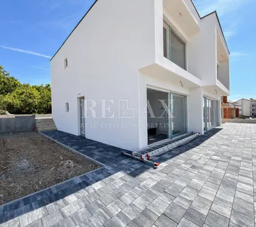 Crikvenica - etaža s 2 stana u novogradnji