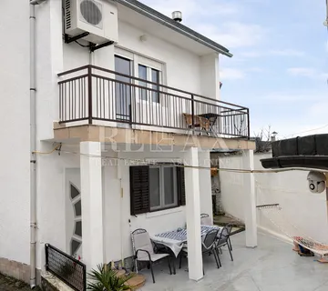 Novi Vinodolski, Donji Zagon - kuća s garažom, pogled na more - cover