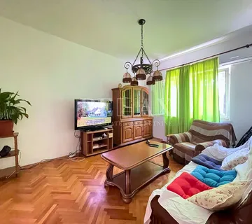 Crikvenica - kuća u centru, top lokacija, parking - cover