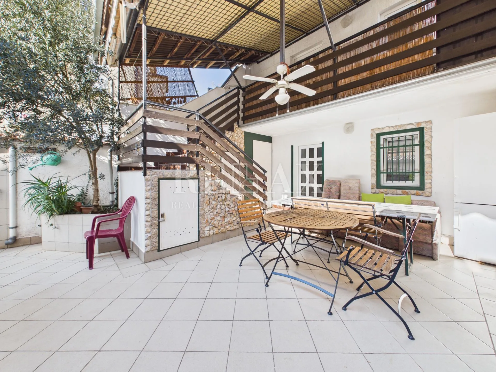 Novi Vinodolski - dvije kuće u centru grada - cover